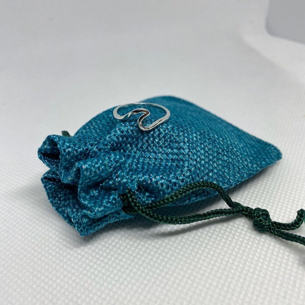 Simple Wave Ring (Size 7)